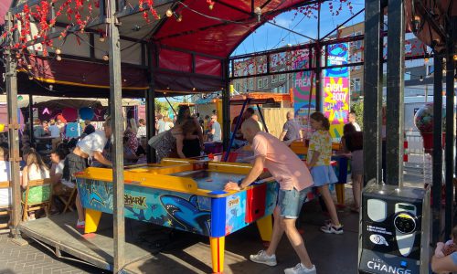 j-en-r-virtual-reality-entertainment-Air Hockey